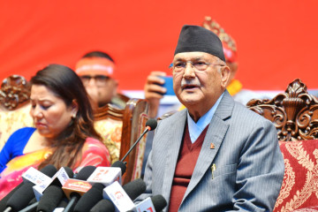 किसान र झाँक्री भित्र्याएका ओलीले भने– केही दिन्छु भनेको छैन, केही चाहिन्छ भनेका छैनन्