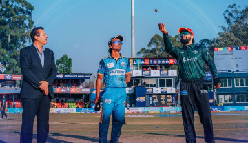 पोखराविरुद्ध बलिङ गर्दै कर्णाली