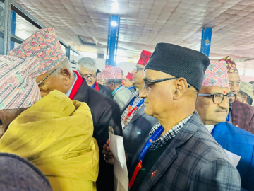 एमाले सचिवका लागि यामलाल कँडेलले गराए मनोनयन दर्ता 