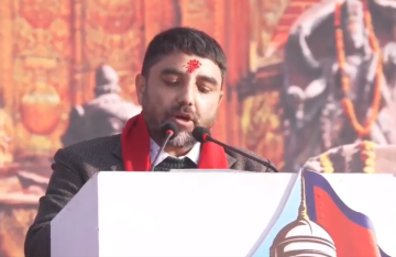 एमाले महाधिवेशनमा बुर्लाकोटीको प्रश्न– प्रधानमन्त्री भाग्ने स्थिति कसरी आयो ?