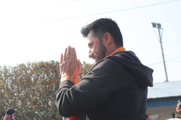 चुनावी अभियानका लागि चितवन पुगे रवि लामिछाने