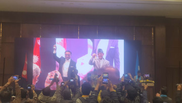 स्वर्णिम र डीपीले घण्टी बजाएर गरे अभिमुखीकरणको उद्घाटन