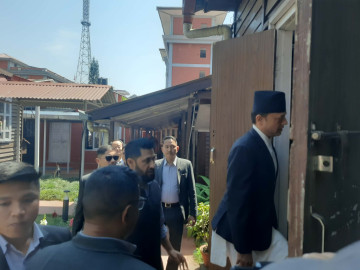 सभामुखका लागि मनोनयन दर्ता गर्न पुगे डीपी अर्याल, रवि लामिछाने पनि सँगै