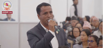 सरकारलाई संविधान पढ्न नेकपा सांसदको सुझाव