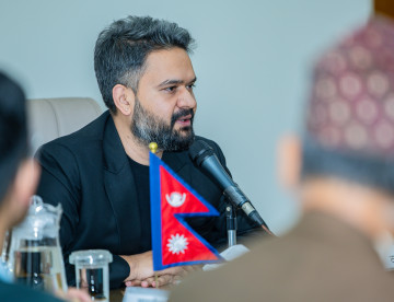 शैक्षिक संस्थामा दलीय संगठनका संरचना हटाउने निर्णय कुनै पनि हालतमा कार्यान्वयन गर्न प्रधानमन्त्रीले दिए निर्देशन