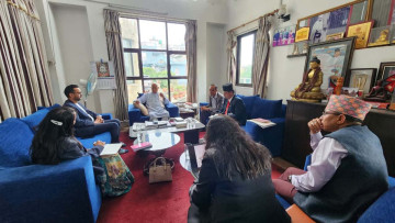 संविधान संशोधन कार्यदलले गर्‍याे पूर्वराष्ट्रपतिद्वय यादव र भण्डारीसँग छलफल, राष्ट्रिय सहमतिमा जोड