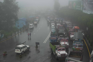 काठमाडौं प्रशासनले भन्याे– यात्रा गर्नुअघि विशेष सतर्कता अपनाउनू