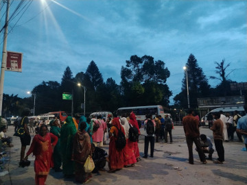 बास नपाएपछि लघुवित्तपीडित सडकमै रात बिताउन बाध्य