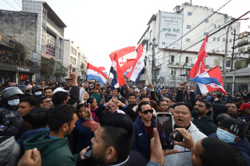 कान्तिपथमा तनाव, आयोगबाहिर नाराबाजीमा उत्रिए कांग्रेस कार्यकर्ता