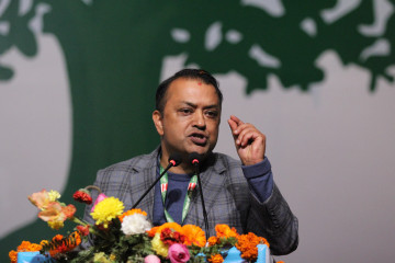 गगन थापाकाे प्रस्ताव – दाग लागेका मन्त्रीलाई घर पठाऔँ