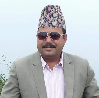 एमालेले कारबाही गरेका नेता रेशम चाैधरीको पार्टीमा प्रवेश 