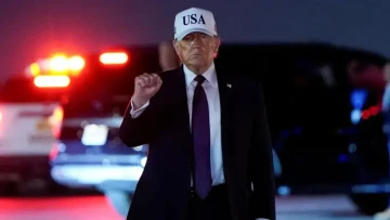 इरानमा अमेरिकाले हमला गरेको बताउँदै ट्रम्पले भने– मिसाइल उद्योग माटोमा मिलाइदिन्छाैँ