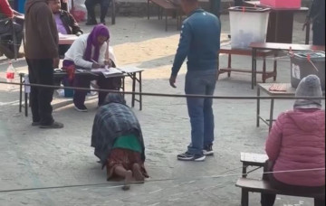 ...जब बामे सर्दै उनी भोट हाल्न पुगिन् (भिडियोसहित)