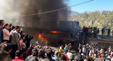 बाजुरा सदरमुकाम मार्तडी बजारमा आगलागी, निभाउने प्रयास जारी