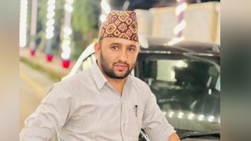 कोशीका स्वास्थ्यमन्त्री भूपेन्द्र राईका पीए अमृत गिरीमाथि घुस लिएको आरोप