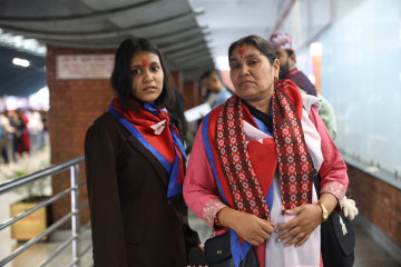 विपिन जोशीको रिहाइको मागका लागि आमा र बहिनी इजरायल जाँदै (तस्वीरहरू)