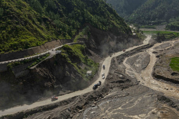 बीपी राजमार्ग बनाउन २.८ अर्ब अनुदान, यस्तो छ राजमार्गको अवस्था (तस्वीरहरू)