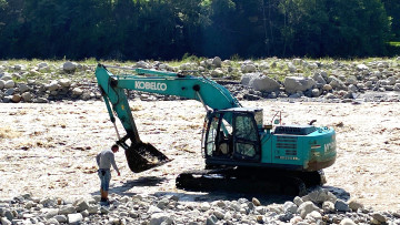 बीपी राजमार्ग पूर्ण रूपमा अवरुद्ध