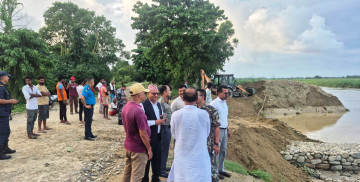 जीर्ण बाँधले रौतहटमा बढायो बाढीको जोखिम, गौरसहित दर्जनौँ बस्ती डुबानको त्रासमा