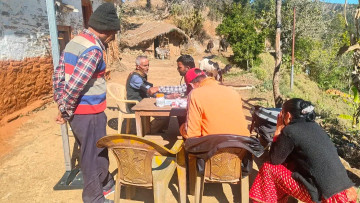 बैतडीमा टोल–टोलमै पुगेर नसर्ने रोगको परीक्षण