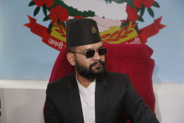मध्यरातमा बालेनको आपत्तिजनक स्टाटस, आलोचनापछि डिलिट