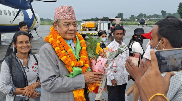 गठबन्धनले नस्वीकारेपछि वामदेवले ३१ वर्षपछि बर्दिया छाडे