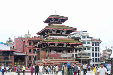 इन्द्रजात्राको लागि सिँगारिँदै वसन्तपुर दरबार क्षेत्र (तस्वीरहरू)  