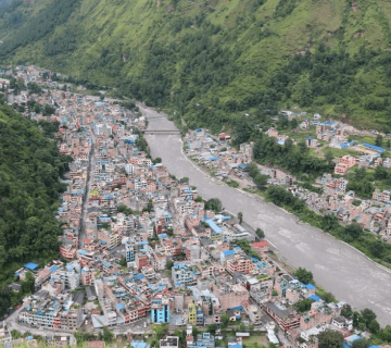 पुरानै लयमा फर्किँदै छ ऐतिहासिक बेनी बजार