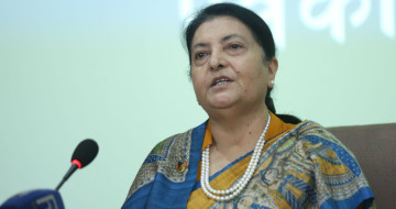 ओलीसँग मिल्ने कि भिड्ने ? विद्या समूहमै देखियो दुई धार