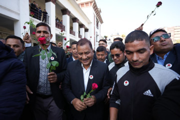 विप्लवको नेतृत्वमा ब्युँतियो नेकपा माओवादी, गुलाफको फूललाई आयोगको मान्यता