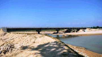 कञ्चनपुरको दोदा नदीमा निर्माणाधीन पुलको काम ९० प्रतिशत पूरा