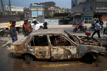 नैकाप र सुकेधारामा दुइटा गाडीमा आगजनी, दुर्गा प्रसाईंसँग सम्बन्धित पर्चा फेला