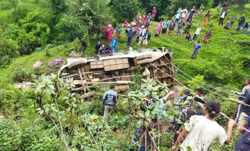 रोल्पामा बस दुर्घटना हुँदा चार जनाको मृत्यु, ११ घाइते (अपडेट)