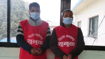 नेकपा (माओवादी) का दुई कार्यकर्ता पेस्तोलसहित पक्राउ