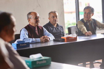 कांग्रेसका कार्यवाहक सभापति खड्कासँग गगन–विश्वले के कुरा गरे ?