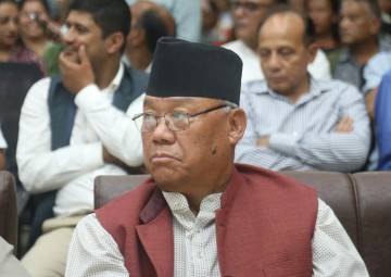 कांग्रेसले सांसदहरूलाई थप जिल्लाकाे जिम्मेवारी तोक्यो