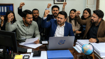 कन्सल्टेन्सी सञ्चालनमा सरकारको कडाइ, तालाचाबी बुझाएर सडकमा उत्रिने व्यवसायीको चेतावनी