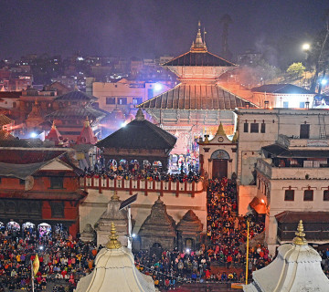 पशुपतिमा दर्शनार्थीकाे घुइँचाे, कुन बाटाे जाँदा सजिलाे हाेला?