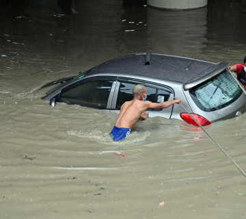 डुबायाे, डुबायाे चुर्लुम्मै डुबायाे (वर्षापछि काठमाडाैंका केही तस्वीर)