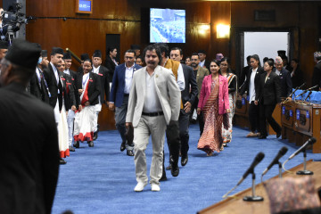 प्रधानमन्त्रीले सम्बोधन गर्ने संसद बैठकमा पनि रास्वपाको अवरोध (तस्वीरहरू)