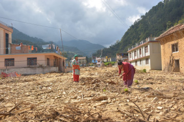 स्थायी बासस्थानको आशामा बित्यो बाढीपहिरो पीडितको एक महिना