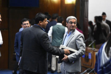 विपक्षीको अवरोधले कार्यसूचीमा प्रवेश नगरी स्थगित भयो संसद बैठक
