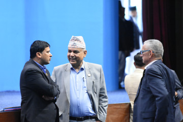 विपक्षी फकाउन कांग्रेस सक्रिय हुँदा एमाले किन भएन अग्रसर ?
