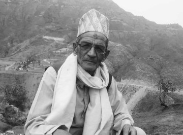शिलापत्रकर्मी ईश्वर दाहाललाई पितृशाेक
