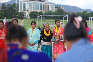 टुँडिखेलमा बझाङी समाजको देउडा र साउने संक्रान्ति (तस्वीरहरू)