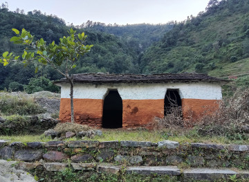 ‘डोजरे विकास’ले मासिँदै छन् गाउँका वर्षौं पुराना मौलिक सम्पदा 