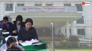 हठात शैक्षिकसत्र पछि सार्ने निर्णय : अभिभावक र शिक्षक अन्याेलमा, विद्यार्थीको सिकाइमा असर पर्ने डर