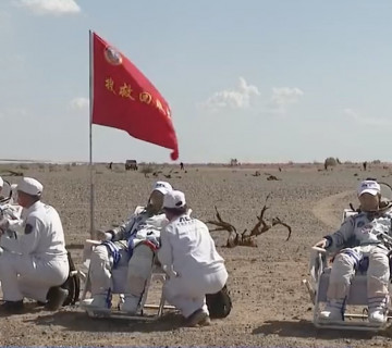 ९० दिन अन्तरिक्षमा बसेर पृथ्वी फर्किए चीनका तीन अन्तरिक्षयात्री