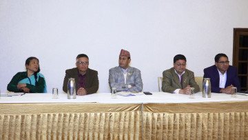 सरकारले ल्याएको संघीय निजामती ऐनप्रति विज्ञहरूकाे आपत्ति, प्रतिगामी भएको  टिप्पणी