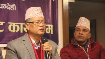प्रधानमन्त्री भन्छन्– मन्त्री फेर्छु, धनराजकाे दाबी– नफेर्ने सहमति भइसक्याे